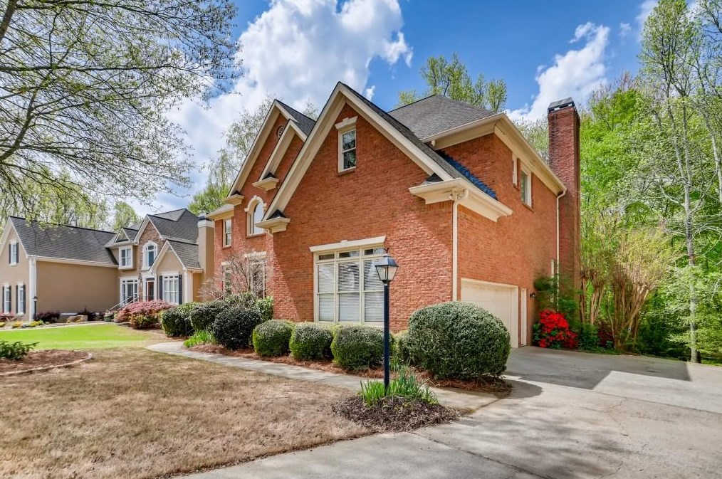 1085 Jennifer Oaks Dr, Alpharetta, GA 30004-6724
