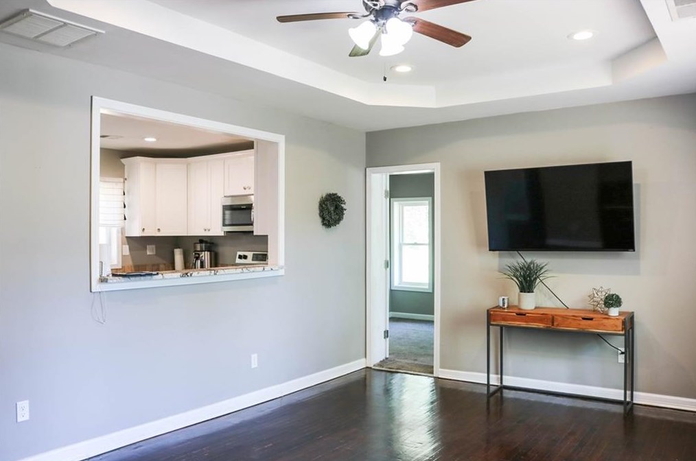 2219 Holly Hill Dr, Decatur GA  30032-5711 exterior