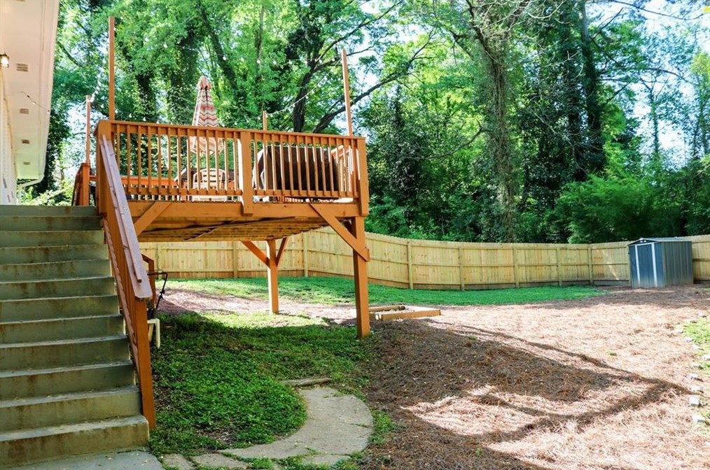 2219 Holly Hill Dr, Decatur GA  30032-5711 exterior