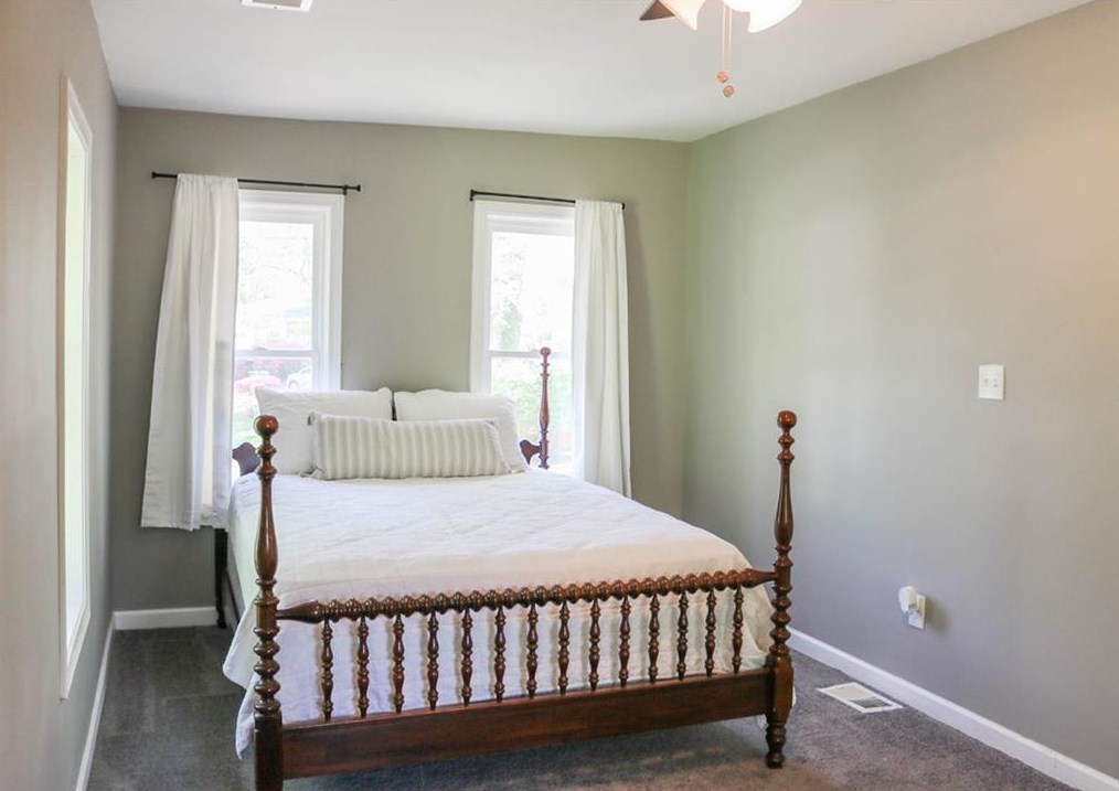 2219 Holly Hill Dr, Decatur GA  30032-5711 exterior