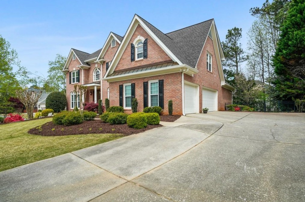 310 Sharpe Ln, Alpharetta, GA 30022-4881