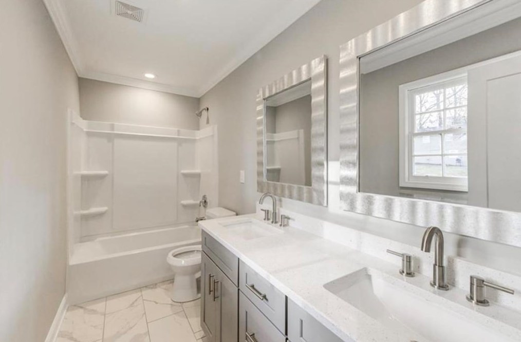 2287 Emerald Falls Dr, Decatur GA  30035-2610 exterior