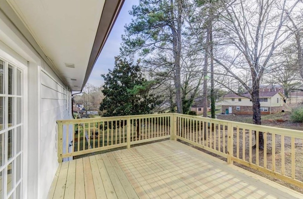 2287 Emerald Falls Dr, Decatur GA  30035-2610 exterior