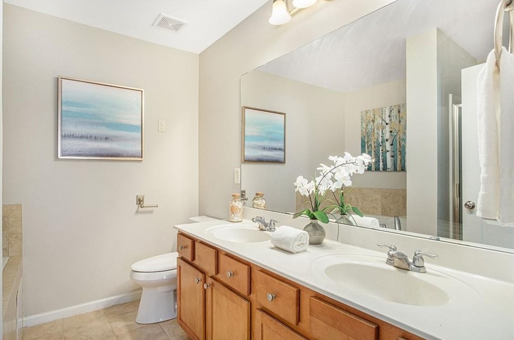 1069 Village Dr, Decatur GA  30032-2453 exterior