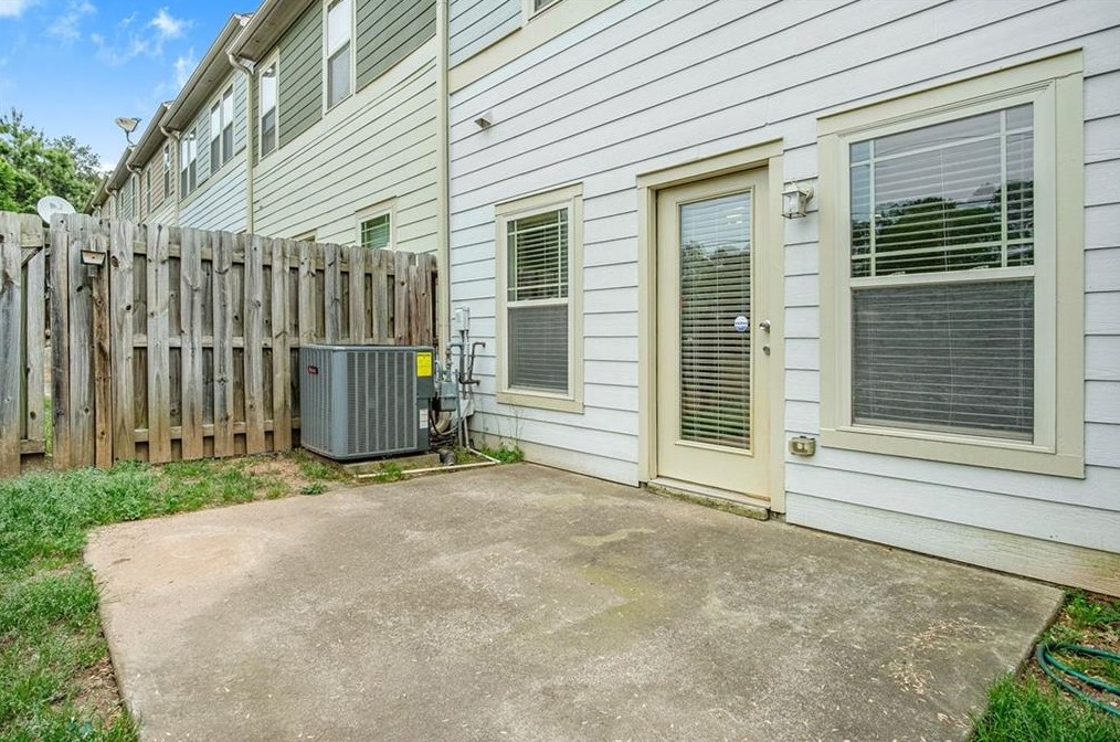 1069 Village Dr, Decatur GA  30032-2453 exterior