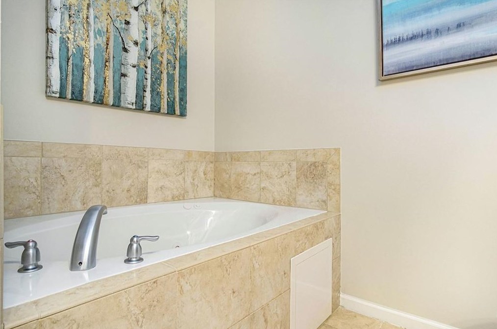 1069 Village Dr, Decatur GA  30032-2453 exterior