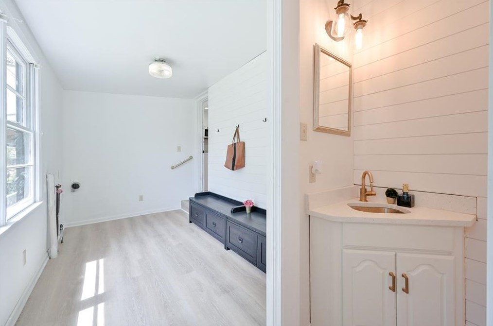 820 Timberland St, Smyrna GA  30080-3363 exterior