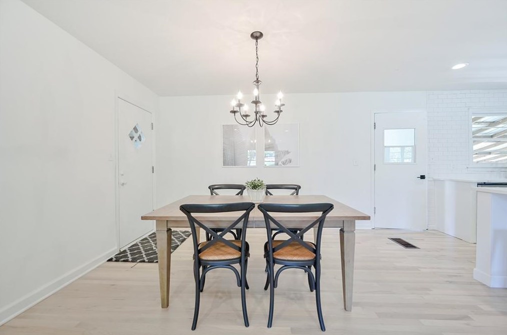 820 Timberland St, Smyrna GA  30080-3363 exterior