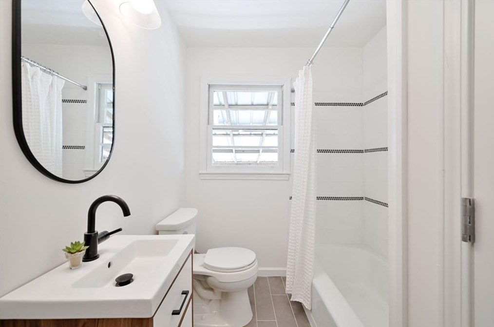 820 Timberland St, Smyrna GA  30080-3363 exterior