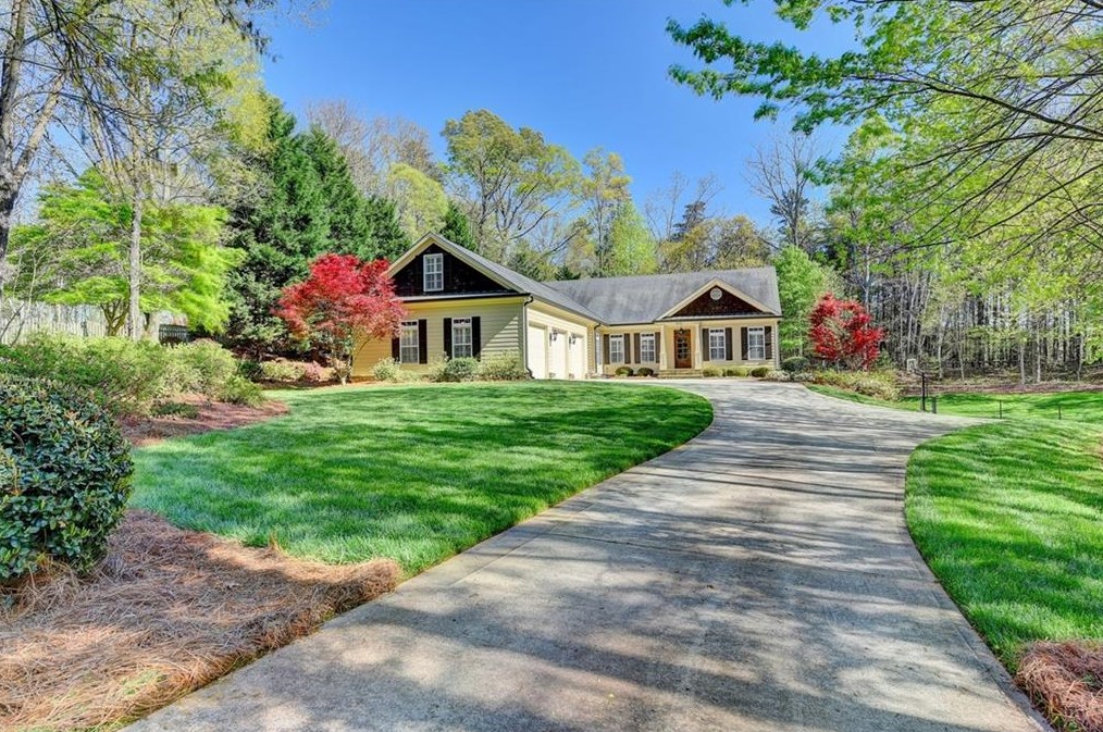 3111 Gulls Wharf Dr, Gainesville, GA 30501-7584