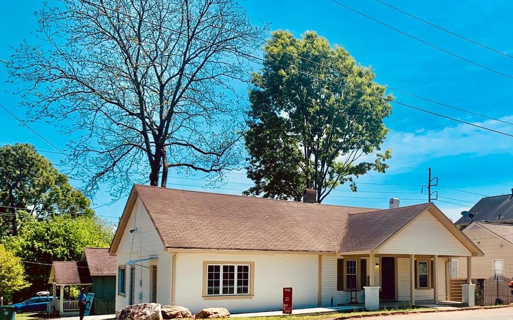 327 N Clarendon Ave, Scottdale, GA 30079