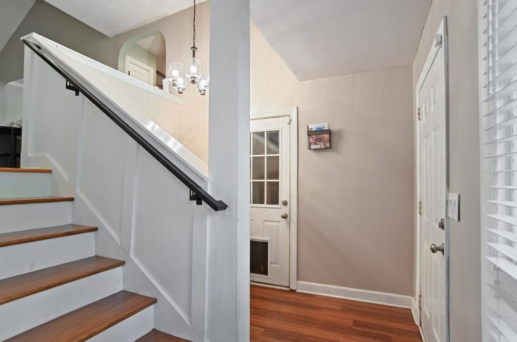 1070 Creatwood Cir, Smyrna GA  30080-8211 exterior