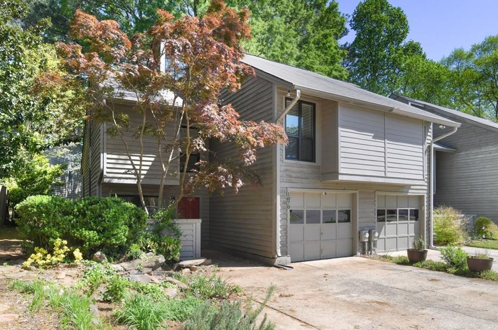 1070 Creatwood Cir, Smyrna, GA 30080-8211