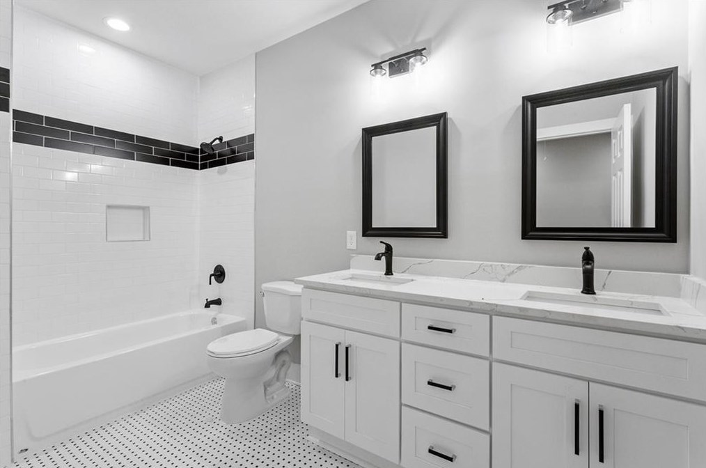 2460 Mellville Ave, Decatur GA  30032-4147 exterior