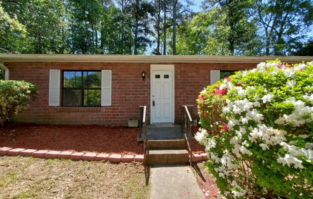 2926 Spanish Oak Dr, Lilburn, GA 30047