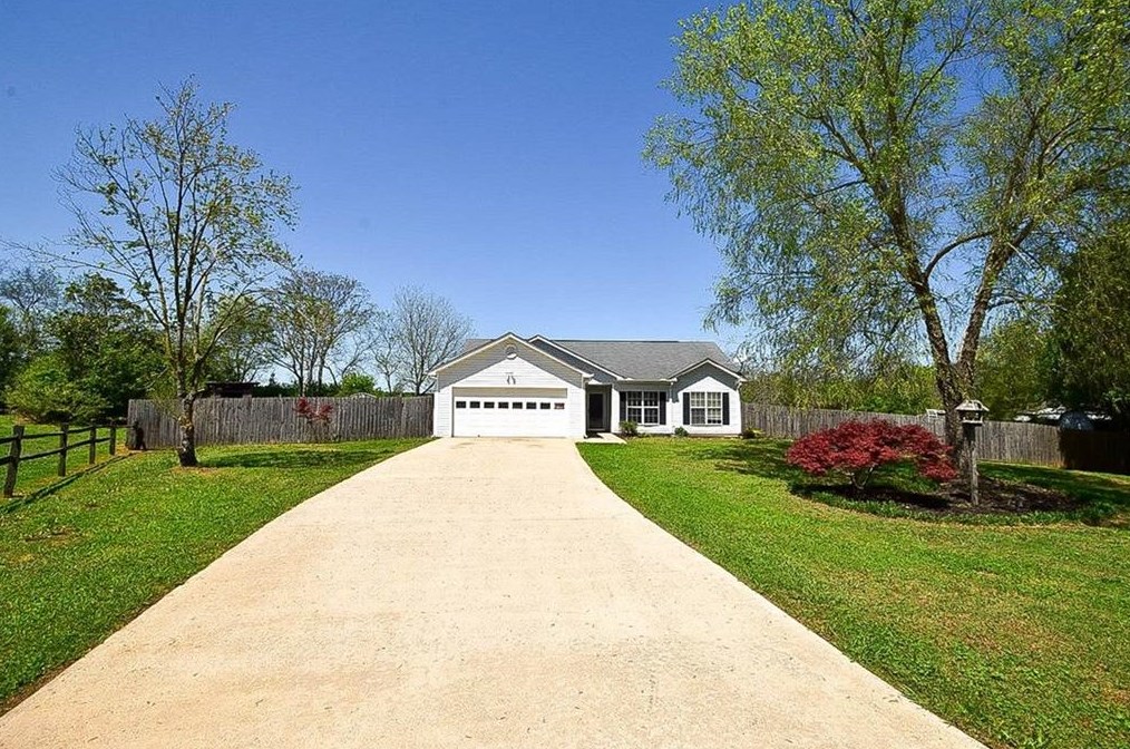 1332 Crestview Rd, Winder, GA 30680-4483