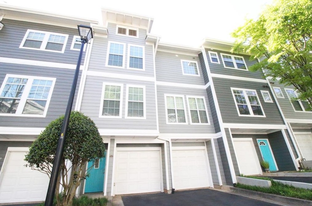 1070 Park Row North, Atlanta, GA 30312-3884