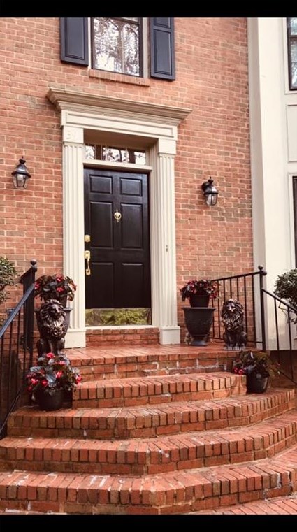 39 Connemara Rd, Roswell, GA 30075-4839