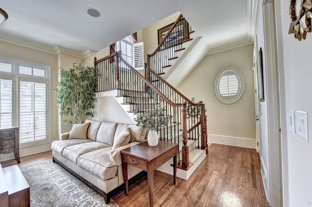 1195 Composer Ln, Alpharetta, GA 30022-6705
