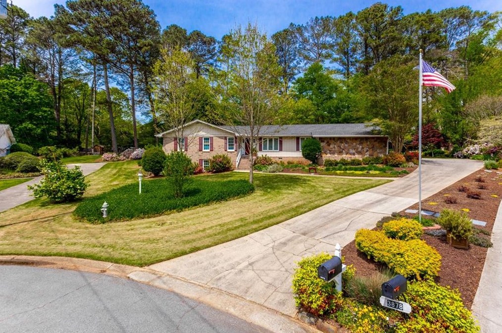 3879 Valley Park Dr Sw, Lilburn, GA 30047