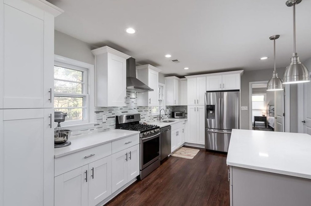 1209 Pine Ridge Rd, Atlanta GA  30324-2773 exterior