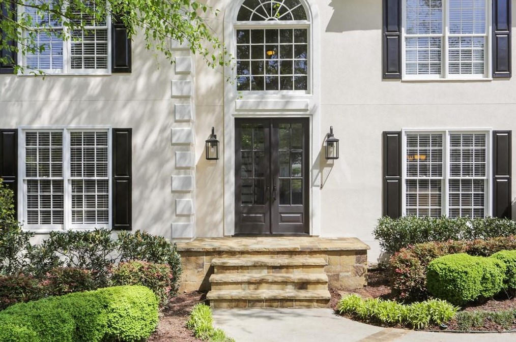 2035 Huntwick Ln, Roswell, GA 30075-4386