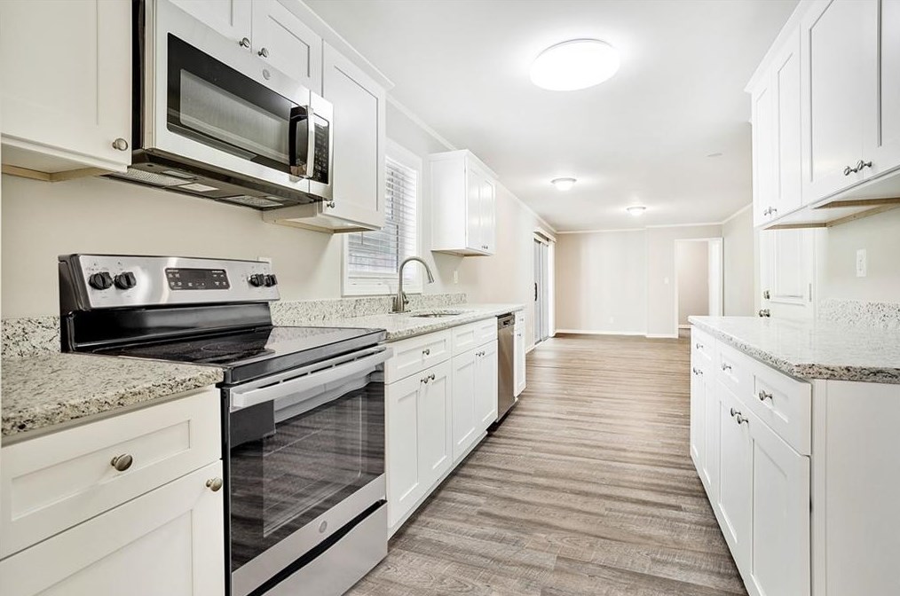 2074 Troutdale Dr, Decatur GA  30032-6042 exterior