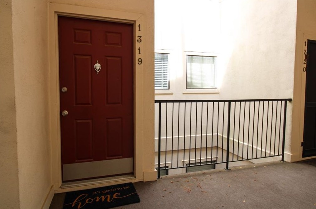 1319 Old Hammond Chase, Atlanta GA  30350-4975 exterior