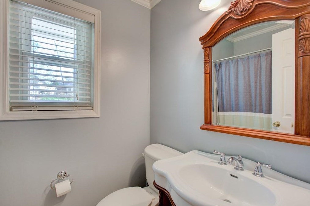 890 Brentwood Dr, Smyrna GA  30082-3404 exterior