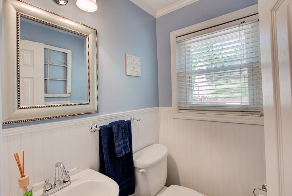 890 Brentwood Dr, Smyrna GA  30082-3404 exterior