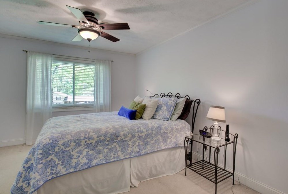 890 Brentwood Dr, Smyrna GA  30082-3404 exterior