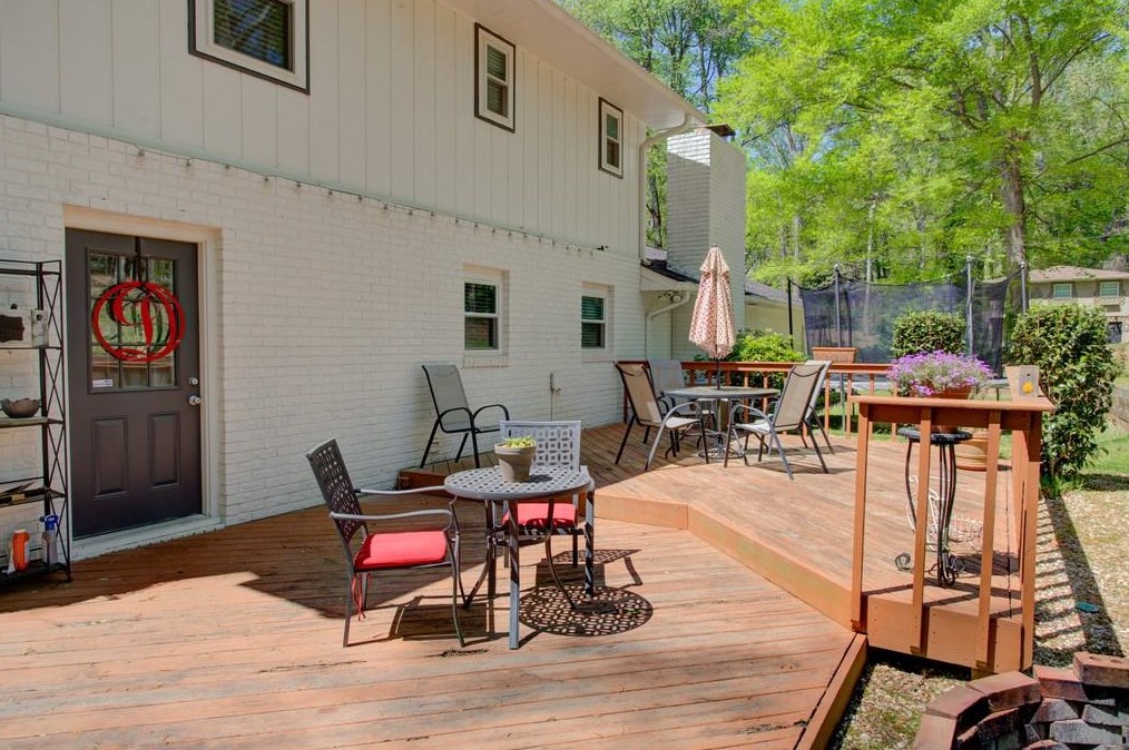 890 Brentwood Dr, Smyrna GA  30082-3404 exterior