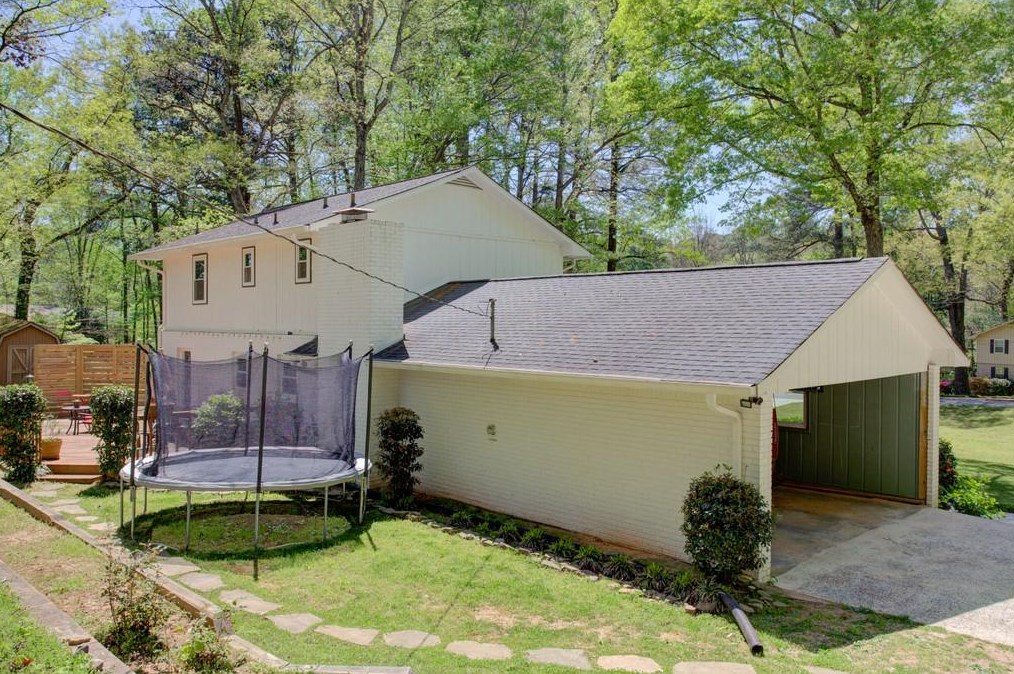 890 Brentwood Dr, Smyrna GA  30082-3404 exterior