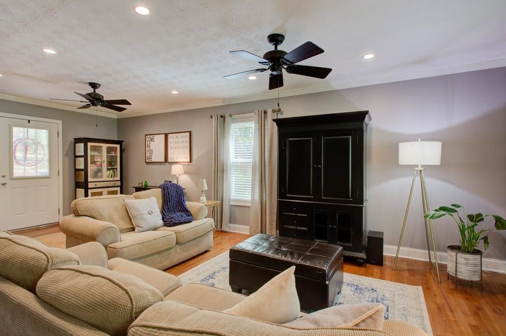 890 Brentwood Dr, Smyrna GA  30082-3404 exterior