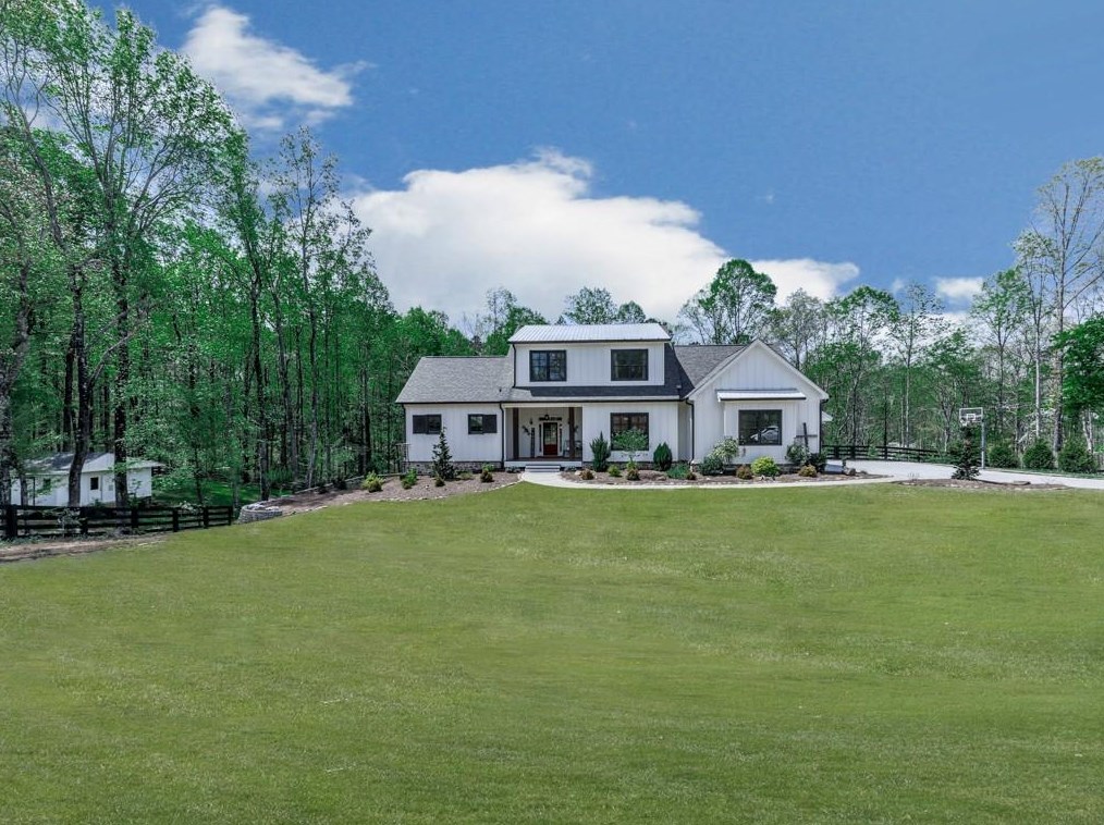 193 Goss Ln, Ball Ground, GA 30107