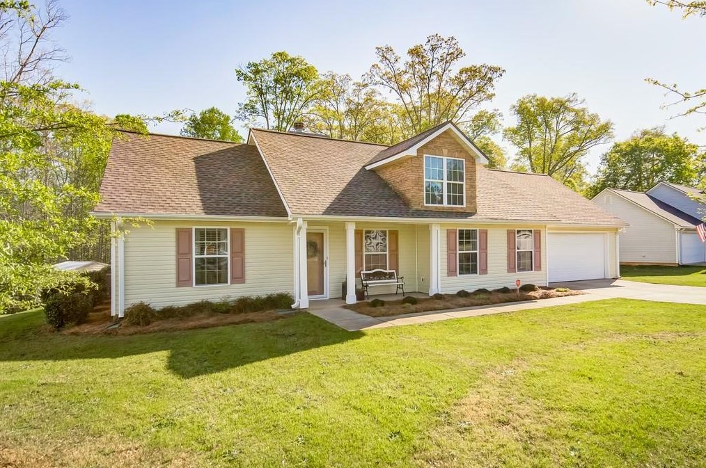 1435 Princeton Dr, Statham, GA 30666