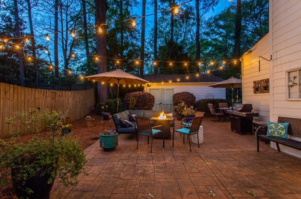 2222 Desmond Dr, Decatur GA  30033-4742 exterior