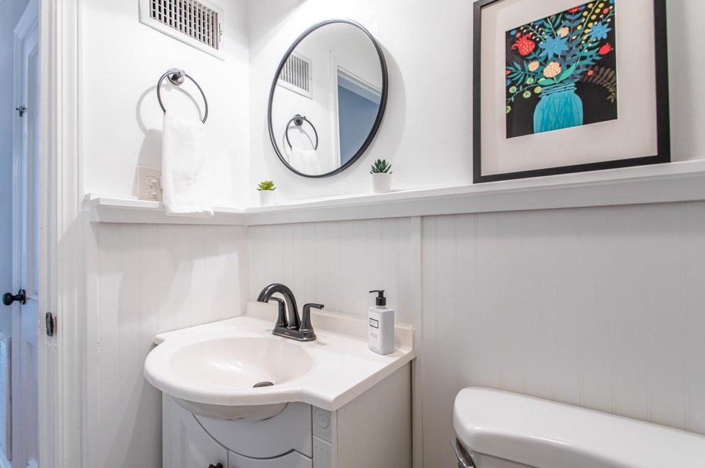 2222 Desmond Dr, Decatur GA  30033-4742 exterior