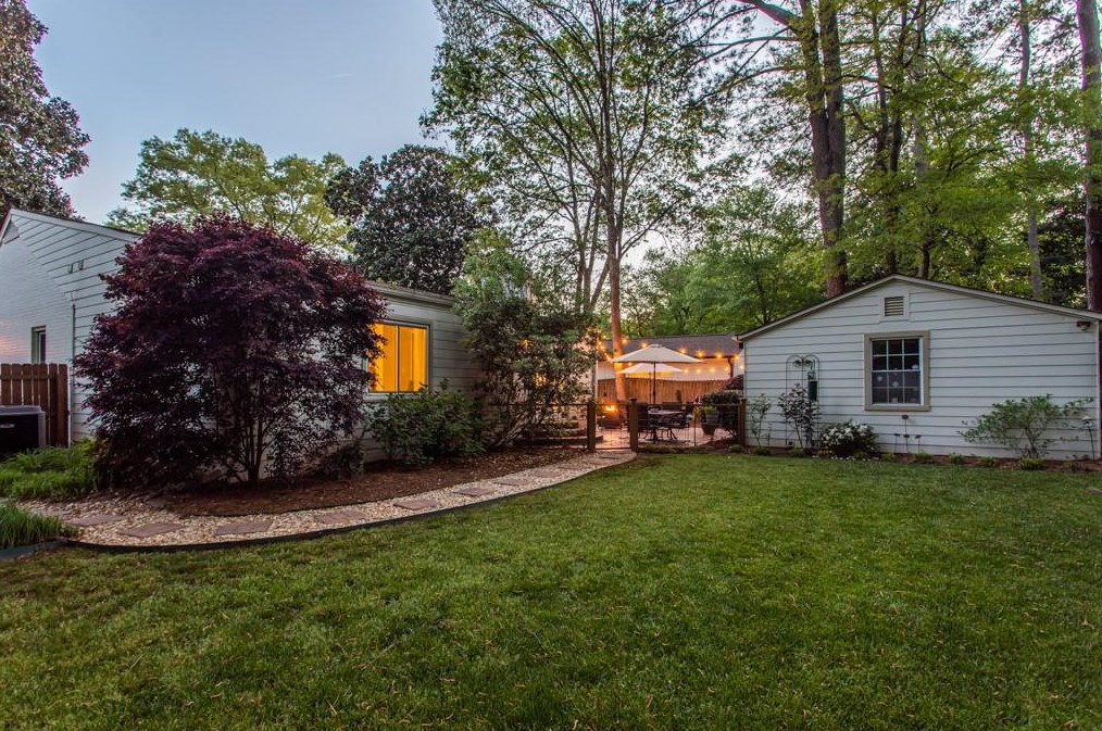 2222 Desmond Dr, Decatur GA  30033-4742 exterior