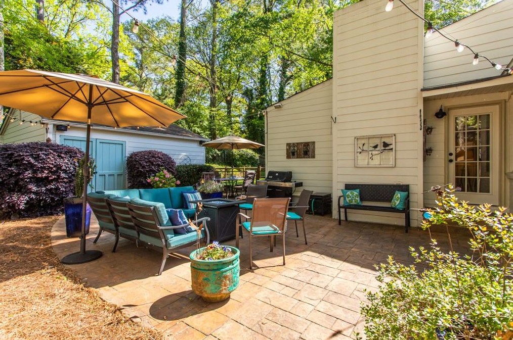 2222 Desmond Dr, Decatur GA  30033-4742 exterior