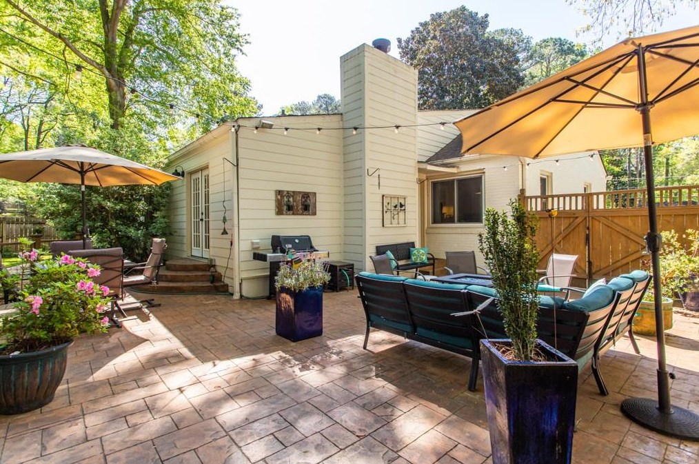 2222 Desmond Dr, Decatur GA  30033-4742 exterior