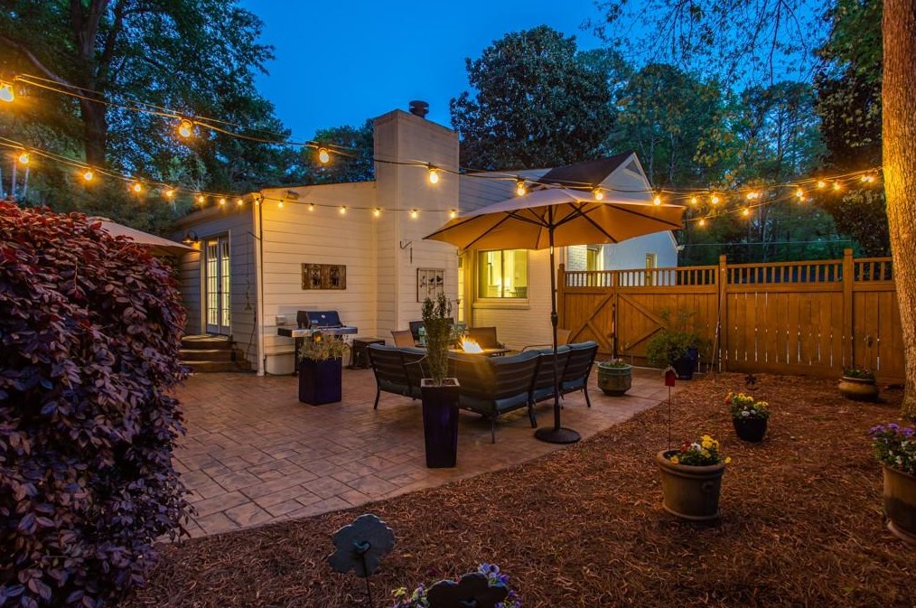 2222 Desmond Dr, Decatur GA  30033-4742 exterior