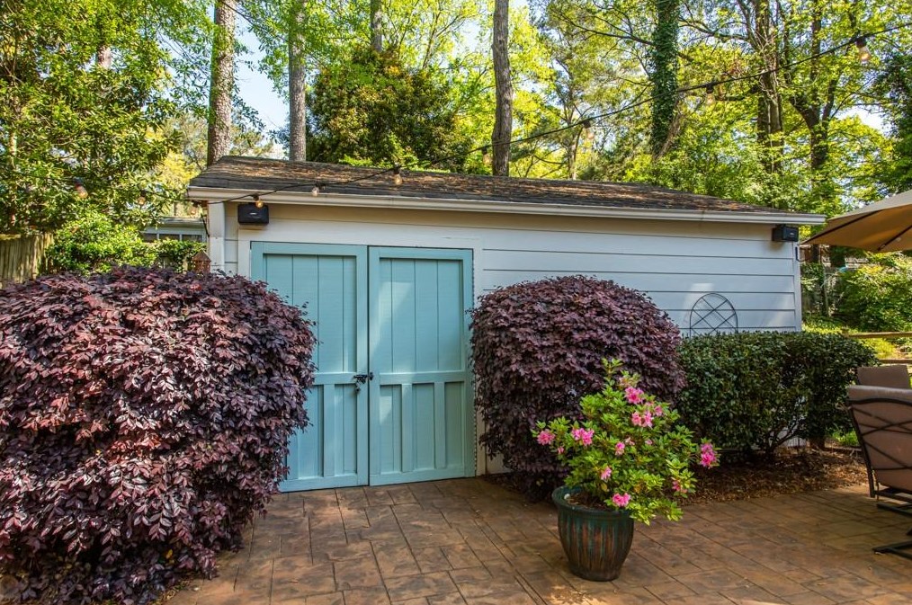 2222 Desmond Dr, Decatur GA  30033-4742 exterior