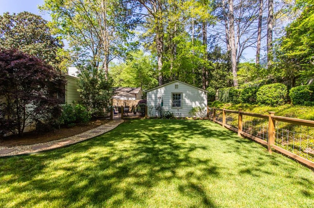 2222 Desmond Dr, Decatur GA  30033-4742 exterior