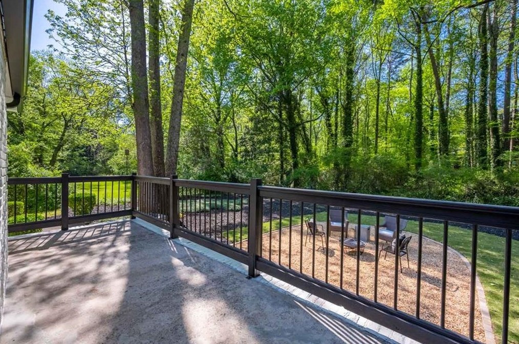 2801 Riderwood Dr, Decatur GA  30033-1532 exterior