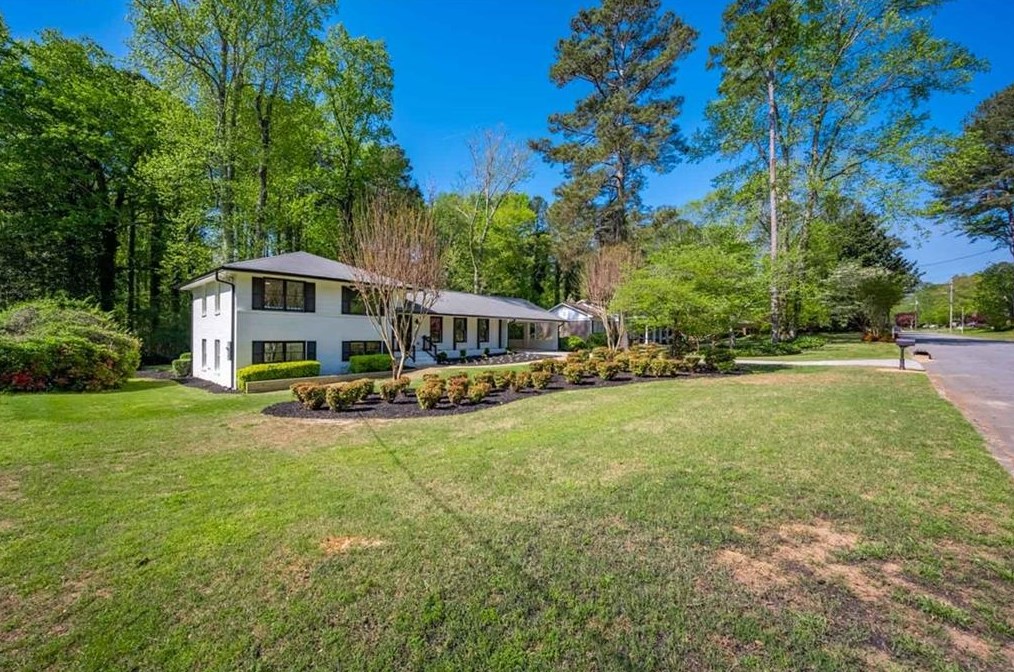 2801 Riderwood Dr, Decatur GA  30033-1532 exterior