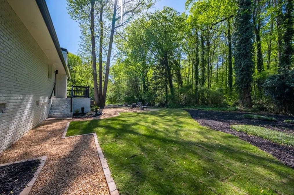 2801 Riderwood Dr, Decatur GA  30033-1532 exterior