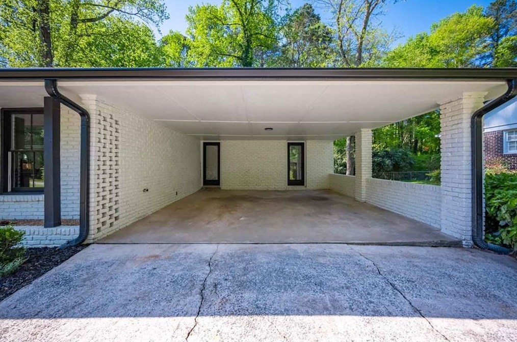 2801 Riderwood Dr, Decatur GA  30033-1532 exterior