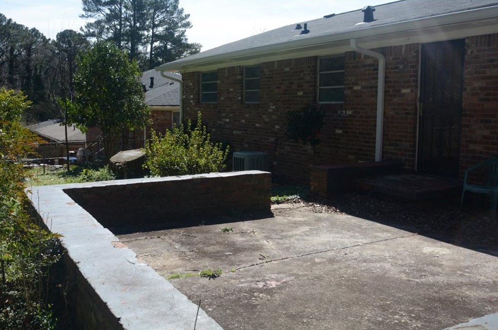 2403 Shamrock Dr, Decatur GA  30032-7149 exterior