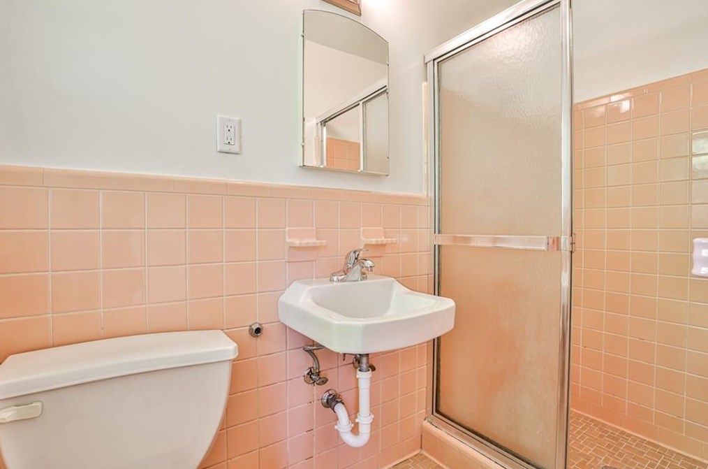 2371 Heather Dr, Decatur GA  30033-2701 exterior